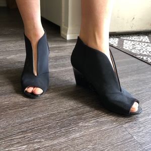 Black, open toe, wedges